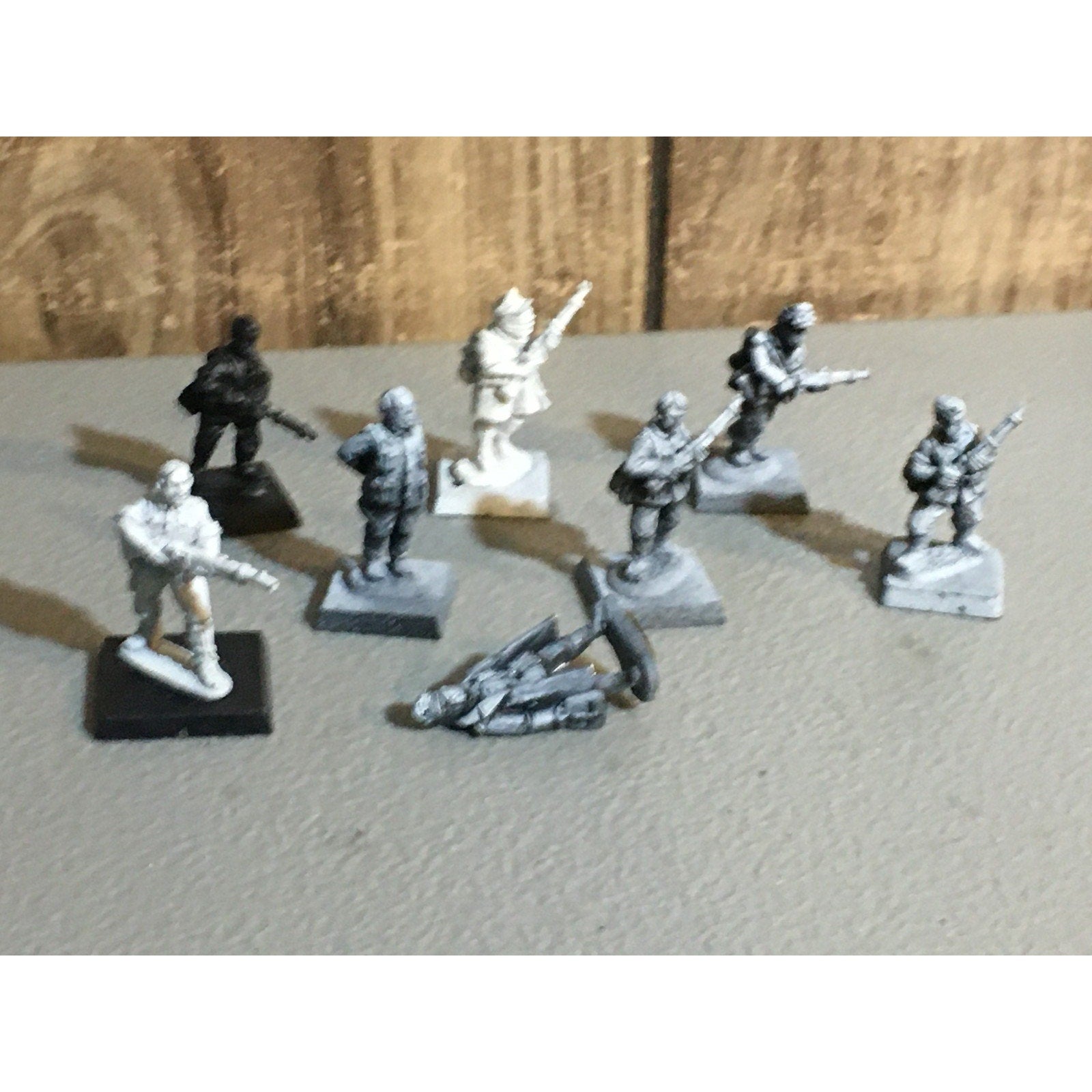 A30869 UNKNOWN METAL MINIATURES SOLDIERS INFANTRY WWII? WWI? TABLE TOP WAR GAMES