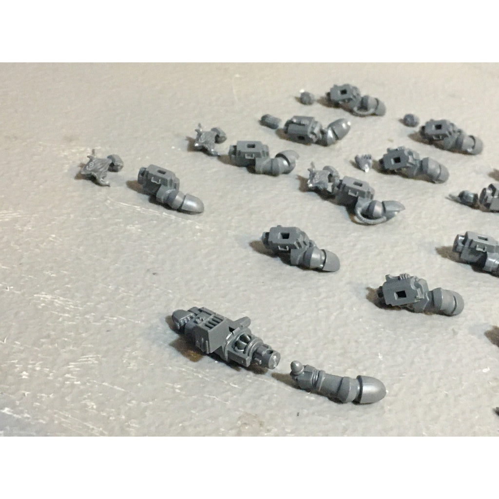 A29906 WARHAMMER 40K GREY KNIGHTS BITS LOT STRIKE ARMS STORM BOLTER SWORD CANNON