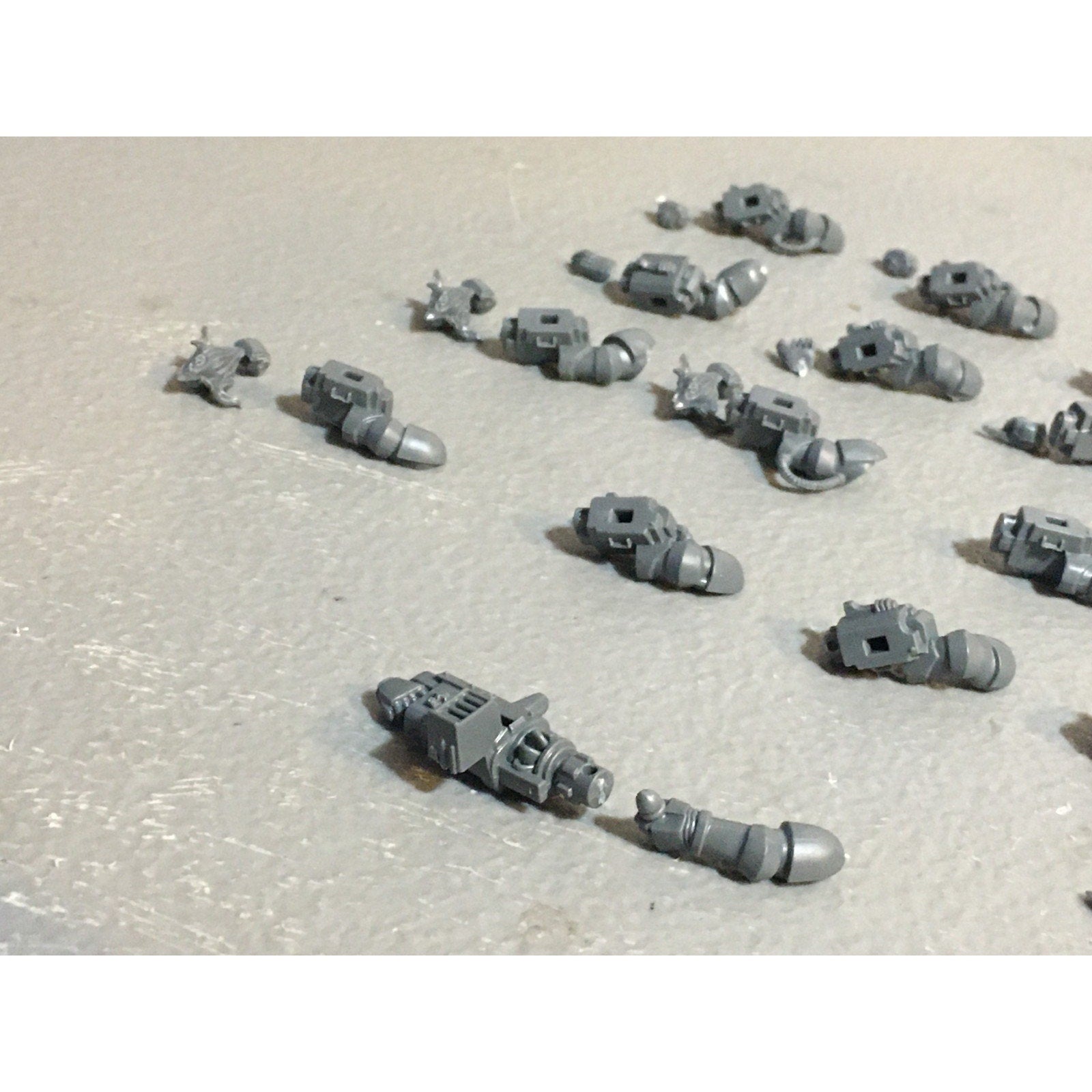 A29906 WARHAMMER 40K GREY KNIGHTS BITS LOT STRIKE ARMS STORM BOLTER SWORD CANNON