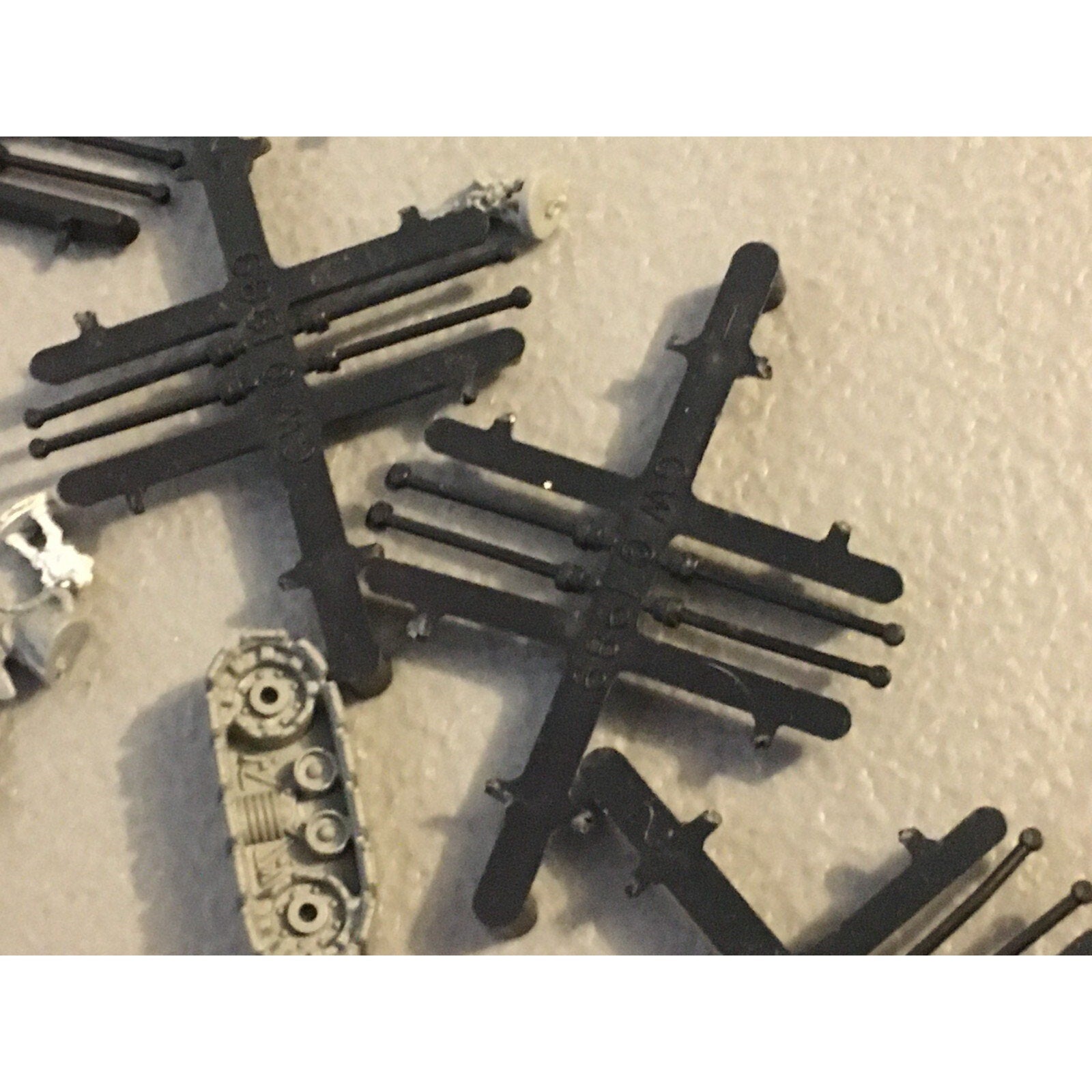 A23527 EPIC 40K BITS LOT INCOMPLETE SOME METAL WARMASTER W MOVEMENT STICKS