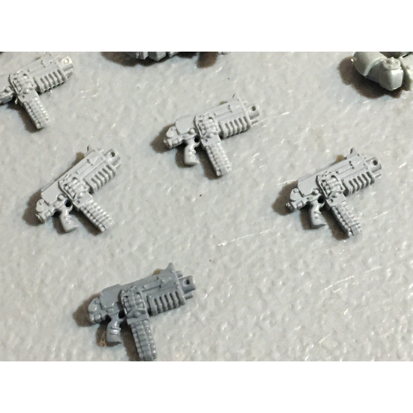 A22976 WARHAMMER 40K CHAOS SPACE MARINES BITS LOT ARMS BOLTERS GAMES WORKSHOP GW