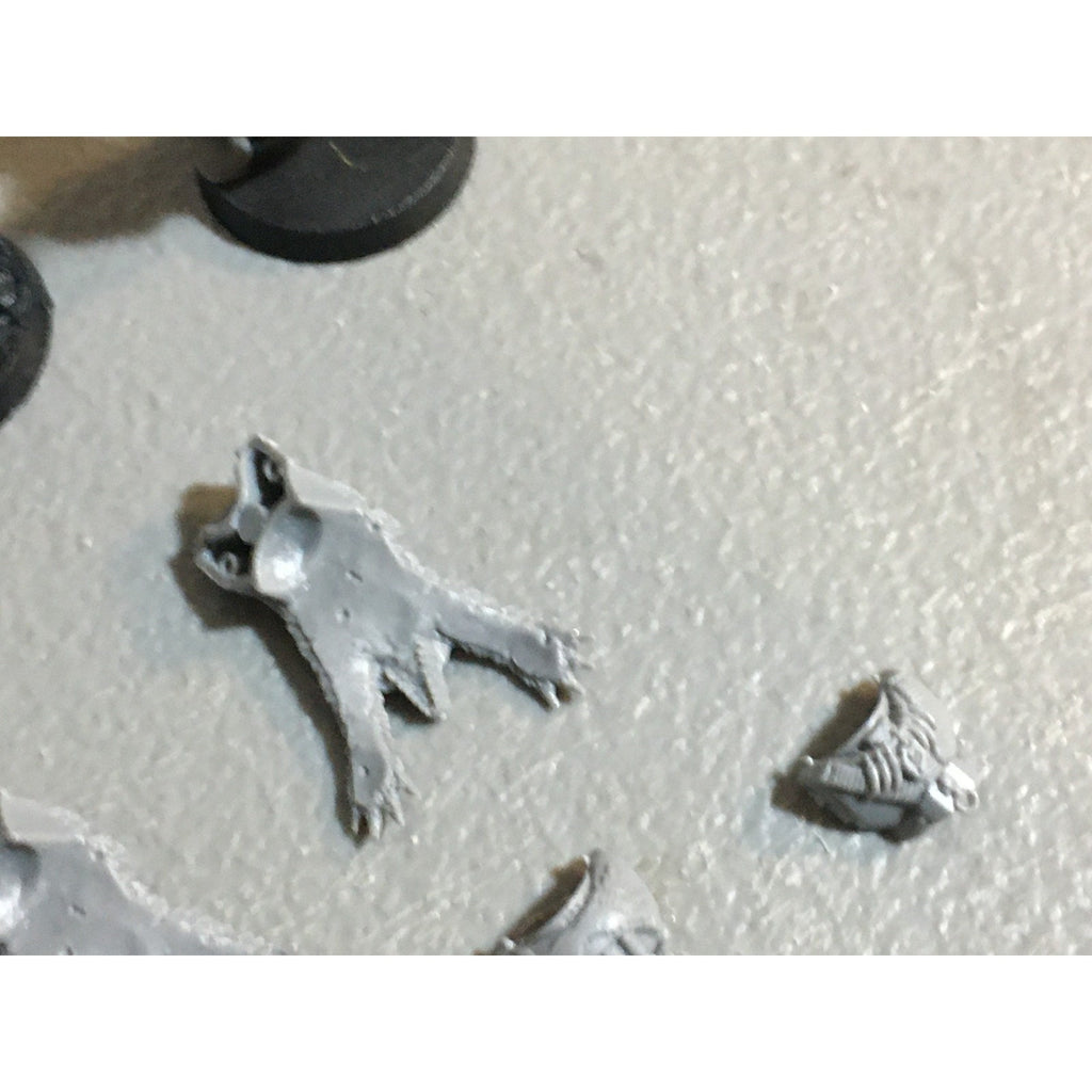 A27780 WARHAMMER 40K SPACE MARINES WOLVES BITS LOT TORSOS THUNDERWOLF GW