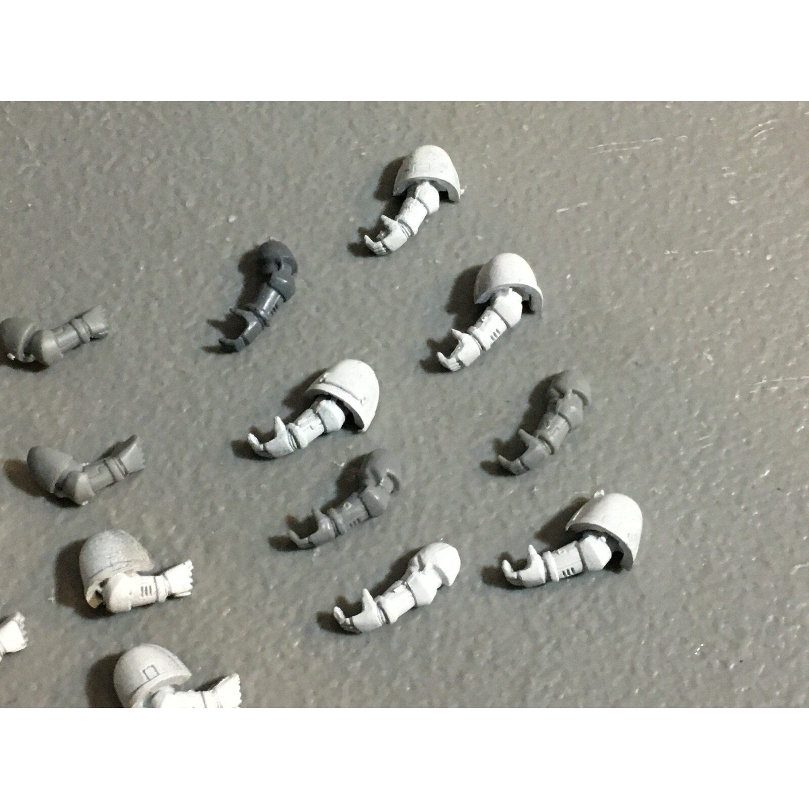 A22956 WARHAMMER 40K SPACE MARINES BITS LOT ARMS GAMES WORKSHOP GW
