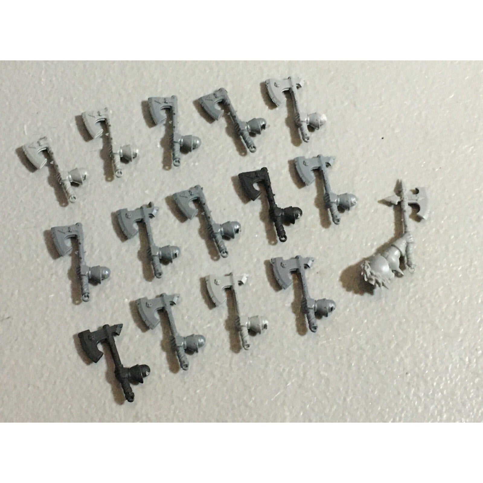 A22212 WARHAMMER FANTASY CHAOS MORTALS BITS LOT AXE HANDS GAMES WORKSHOP