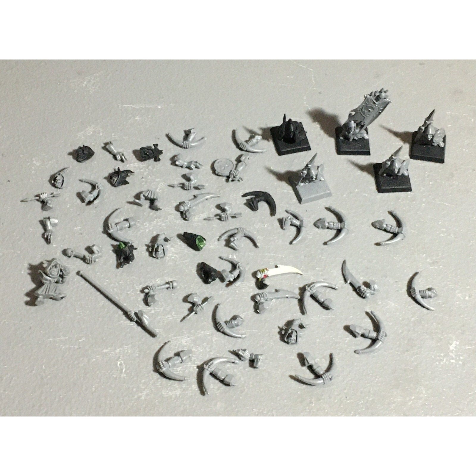 A22618 WARHAMMER FANTASY ORCS & GOBLINS BITS LOT NIGHT GOBLIN MIXED GW