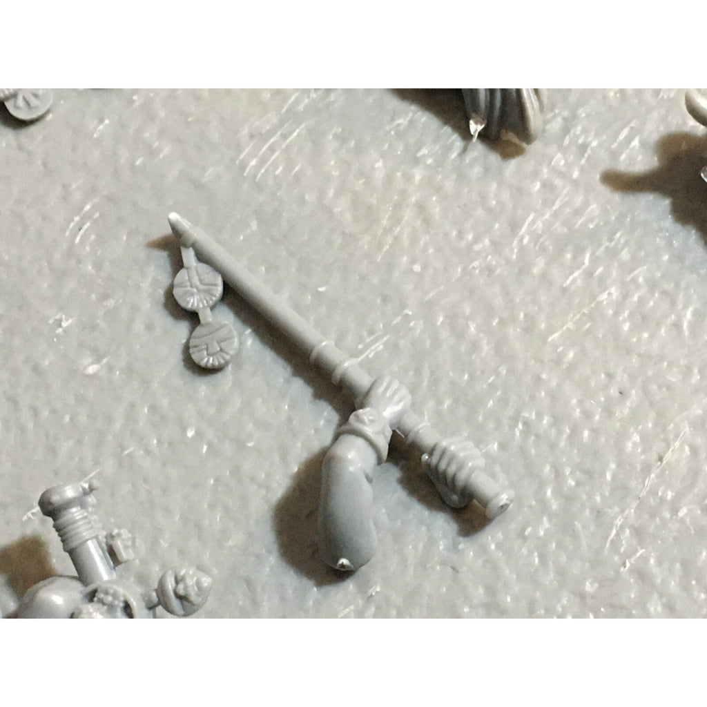 A23401 WARHAMMER FANTASY DWARFS BITS LOT WARRIORS TORSO BANNER GAMES WORKSHOP GW