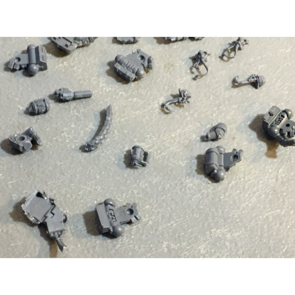 A29480 WARHAMMER 40K SPACE MARINES BITS LOT DEVASTATOR WEAPON BACKPACK GW
