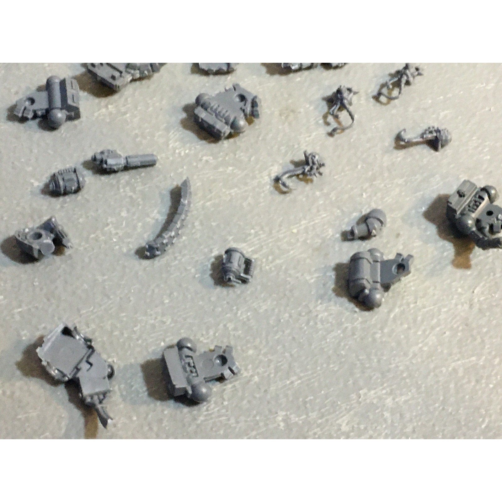 A29480 WARHAMMER 40K SPACE MARINES BITS LOT DEVASTATOR WEAPON BACKPACK GW