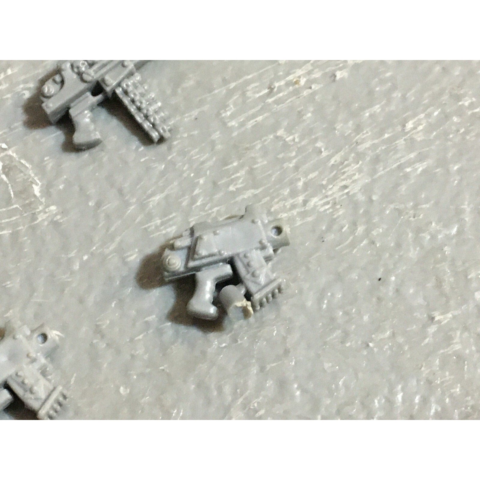 A23145 WARHAMMER 40K CHAOS SPACE MARINES ROGUE TRADER BITS LOT PISTOL BOLTER GW