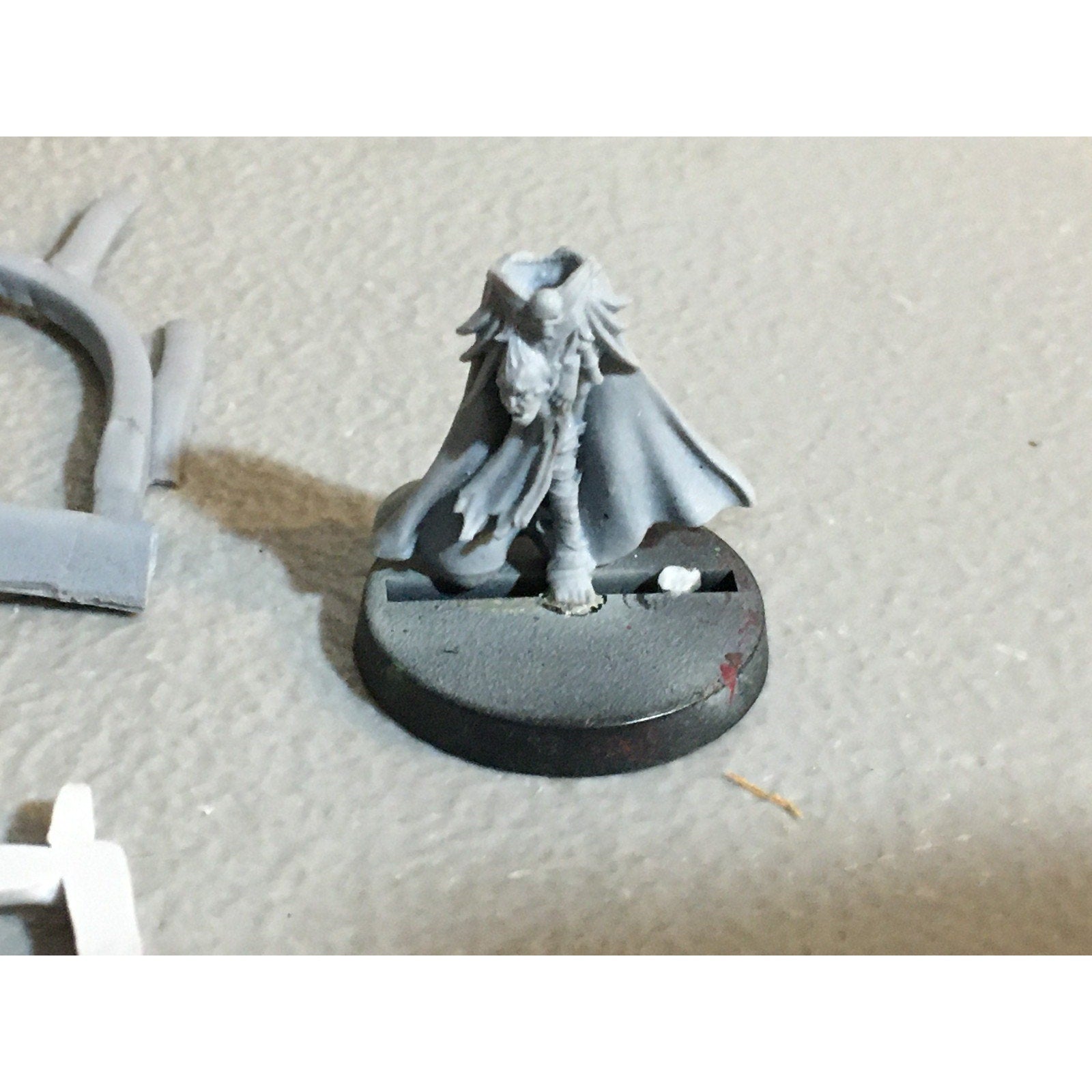 A32521 RAGING HEROES BITS LOT LEGS TORSO GUN ARM ELVES WAR GAMES MINIATURES