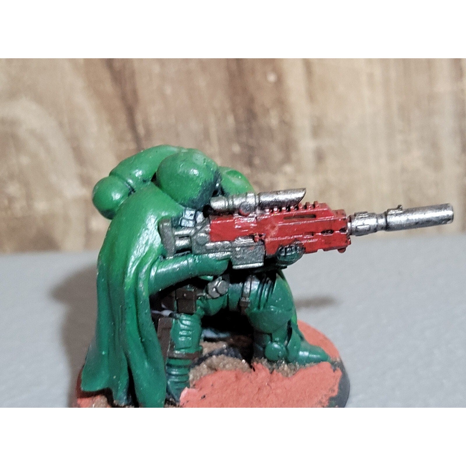A18335 WARHAMMER 40K SPACE MARINES PRIMED DARK ANGELS ELIMINATORS MAG BASE