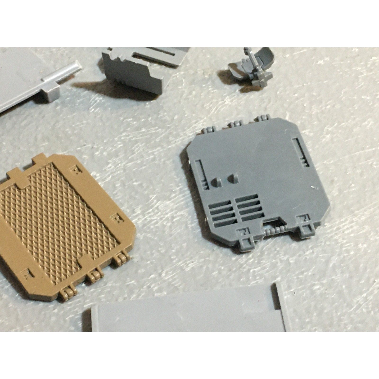 A24519 WARHAMMER 40K SPACE MARINES BITS LOT TANK RHINO RAZORBACK LAND RAIDER