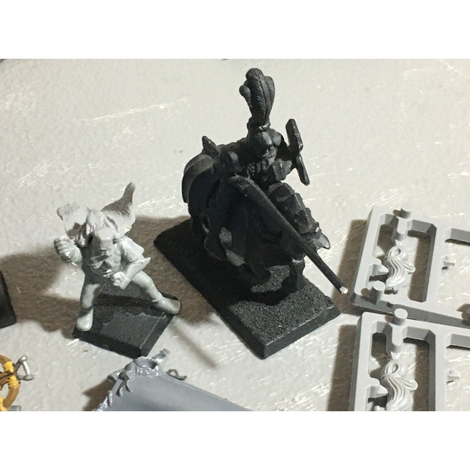 A22076 WARHAMMER FANTASY EMPIRE BITS LOT MIXED SHIELDS GAMES WORKSHOP GW