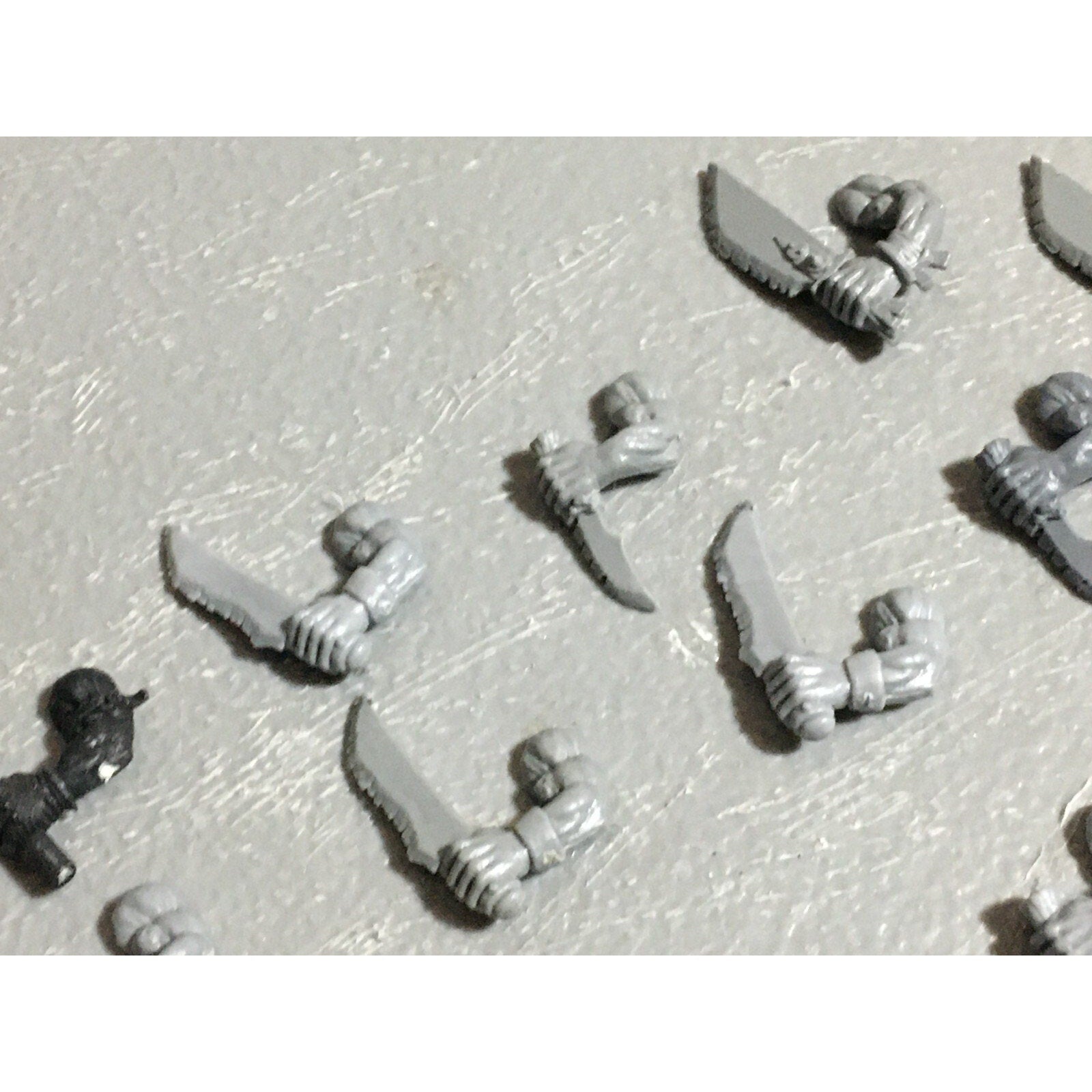 A22612 WARHAMMER FANTASY ORCS & GOBLINS BITS LOT ORC BOYZ HAND WEAPONS & SPEARS