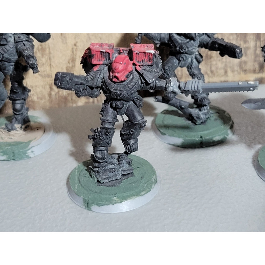 A18689 WARHAMMER 40K SPACE MARINES FINECAST VANGUARD VETERANS 5 PK