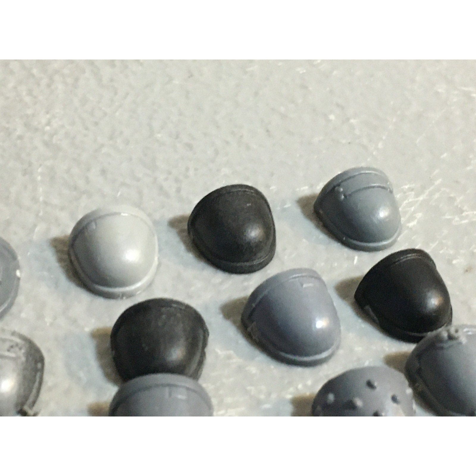 A32193 WARHAMMER 40K SPACE MARINES BITS LOT SHOULDER PADS GW