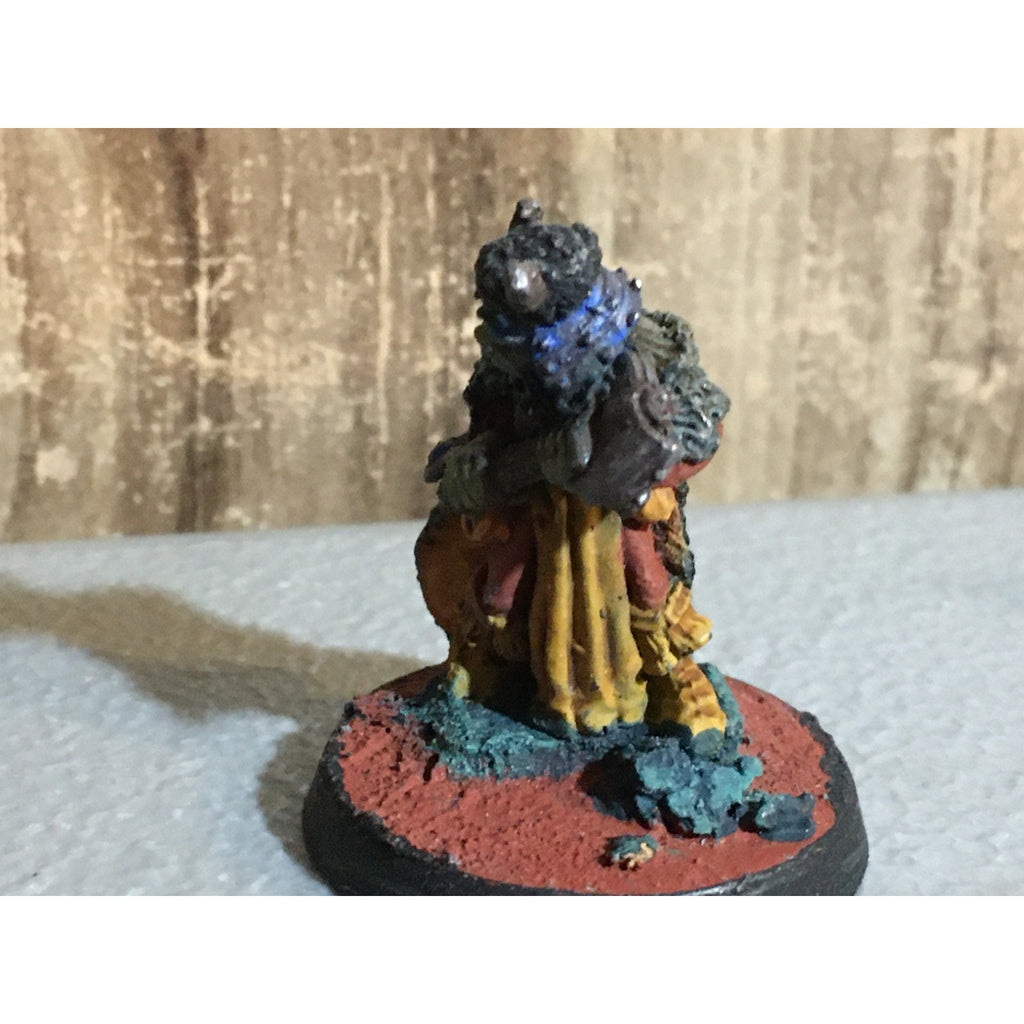 A32469 WARHAMMER FANTASY CITADEL VINTAGE HOBGOBLIN WARRIOR METAL PAINT BASE