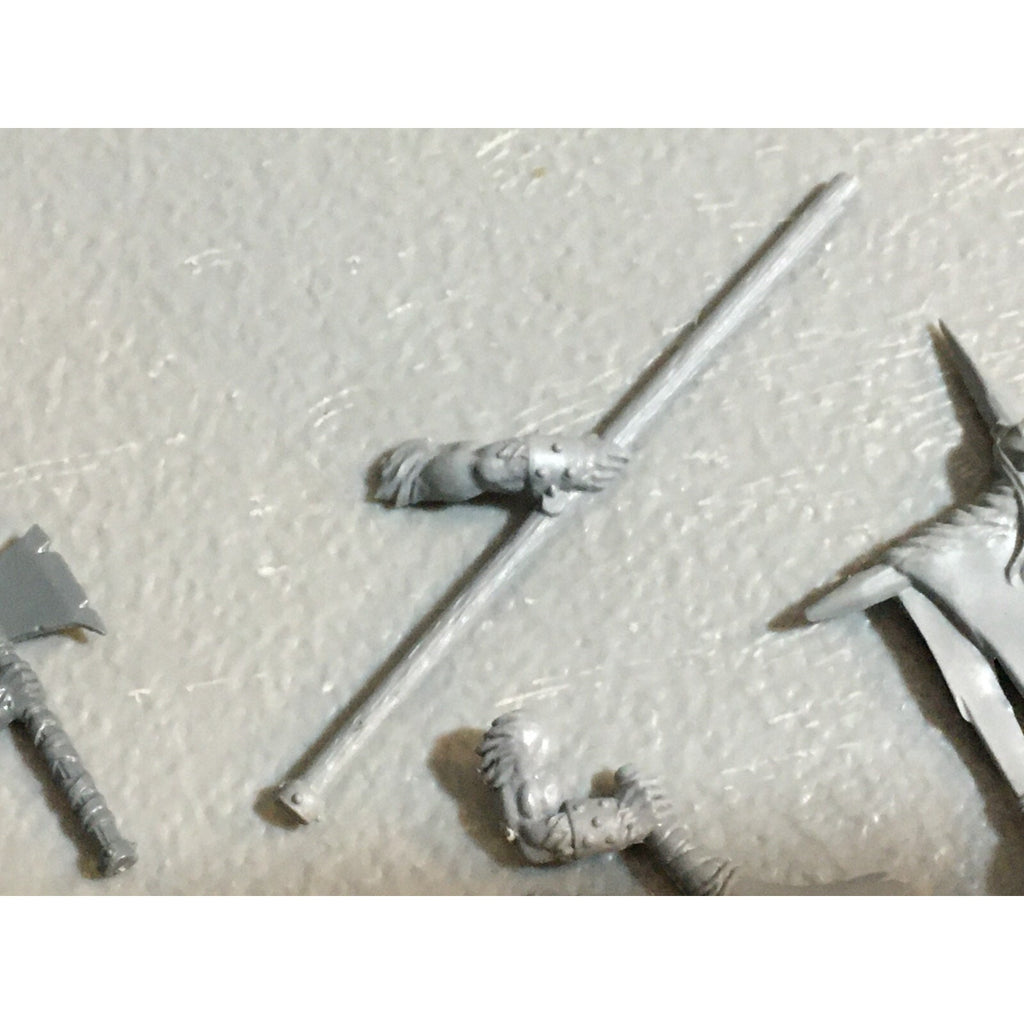 A23129 WARHAMMER FANTASY CHAOS BEASTMEN BITS LOT GORS BANNERS ARMS GW