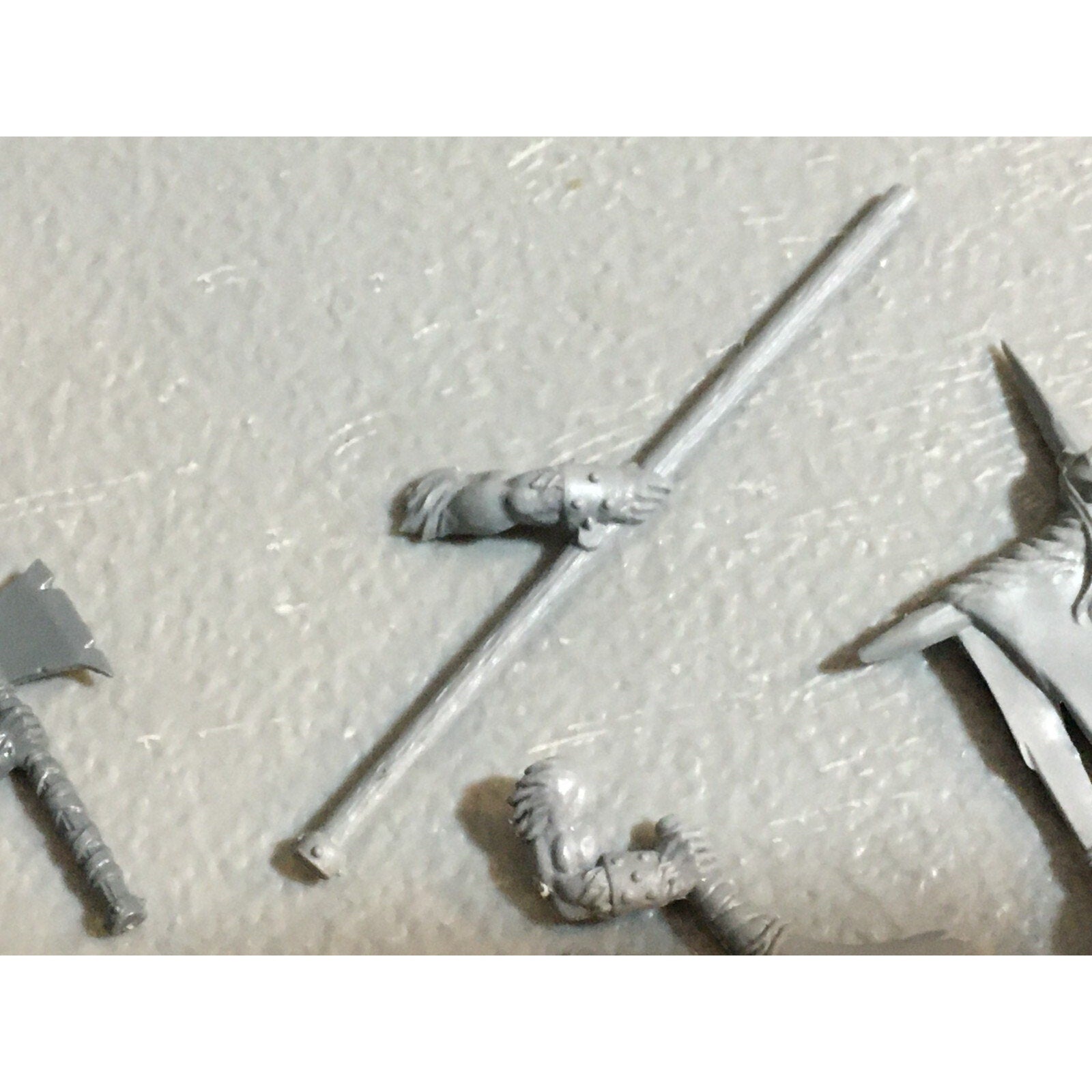 A23129 WARHAMMER FANTASY CHAOS BEASTMEN BITS LOT GORS BANNERS ARMS GW