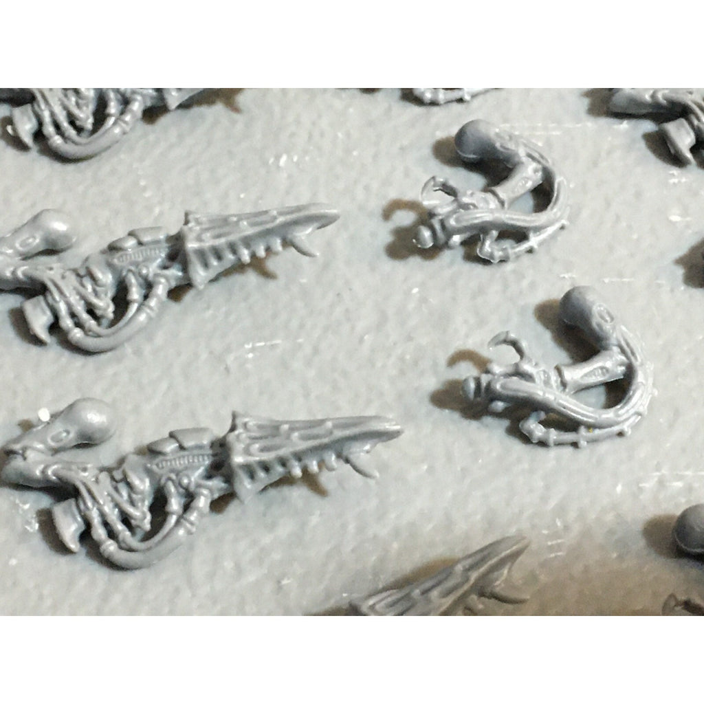 A23051 WARHAMMER 40K TYRANIDS BITS LOT DEVOURERS TERMAGANTS GAMES WORKSHOP GW