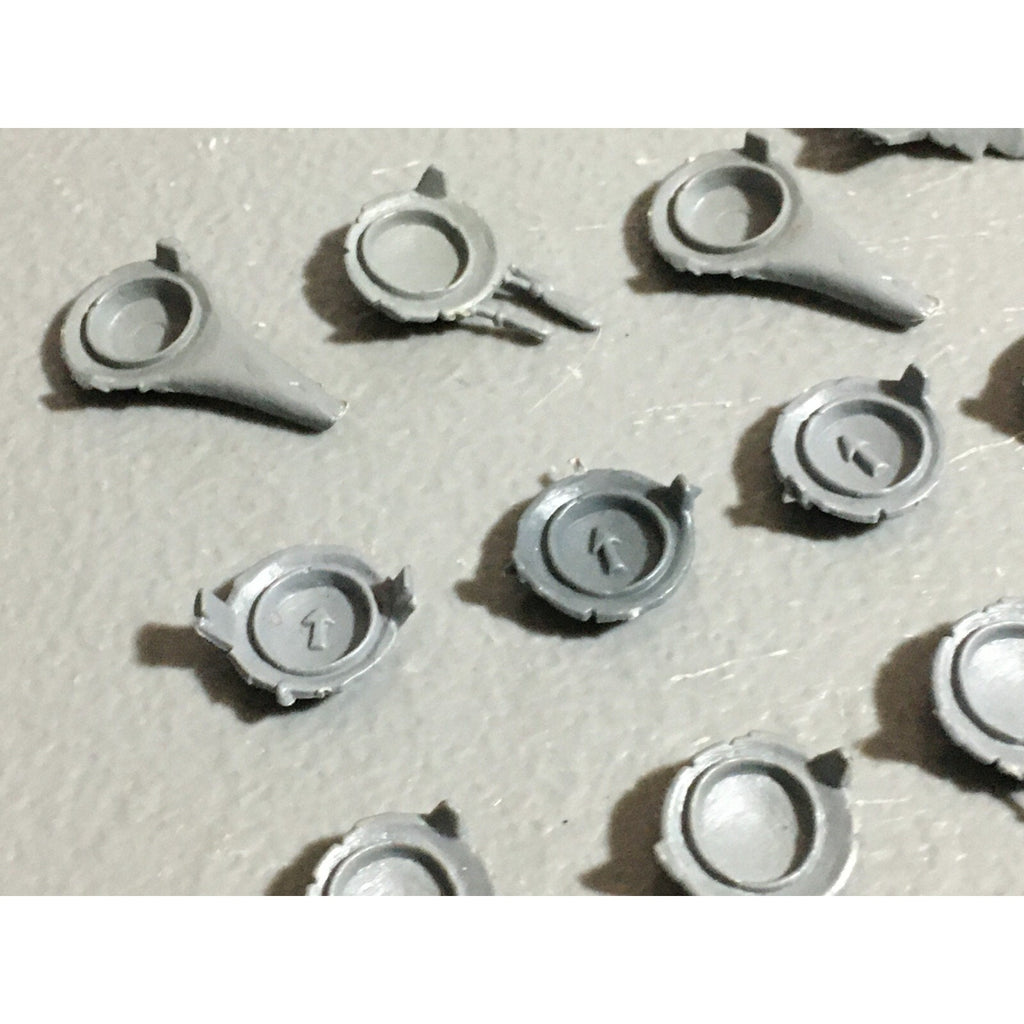 A22583 WARHAMMER FANTASY OGRE KINGDOMS BITS LOT GUT PLATES GAMES WORKSHOP GW