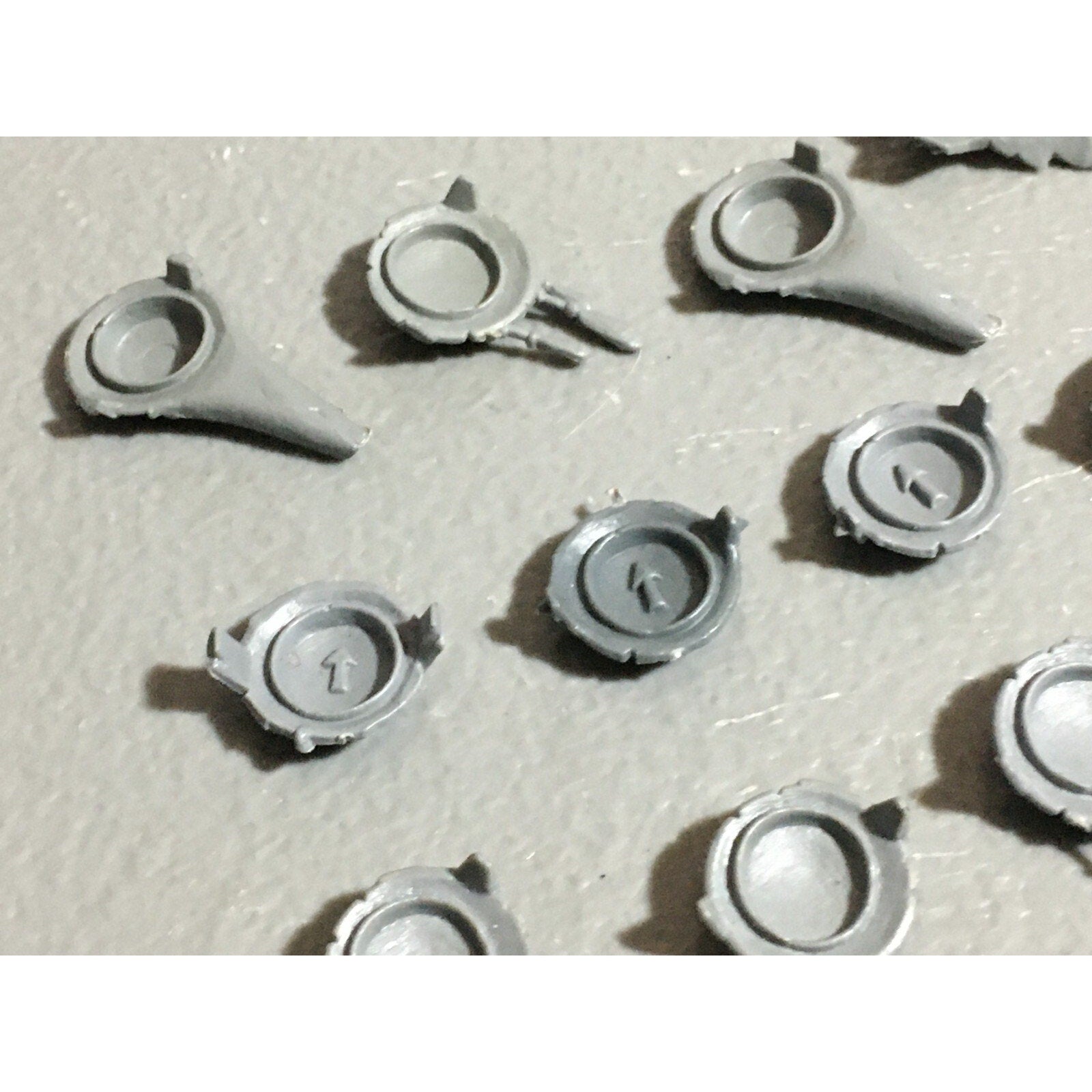 A22583 WARHAMMER FANTASY OGRE KINGDOMS BITS LOT GUT PLATES GAMES WORKSHOP GW