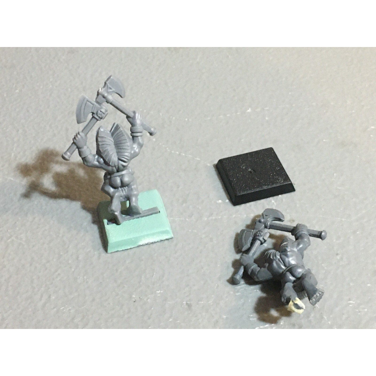 A18362 WARHAMMER FANTASY DWARFS SKULL PASS SLAYER CHAMPION 2X GW