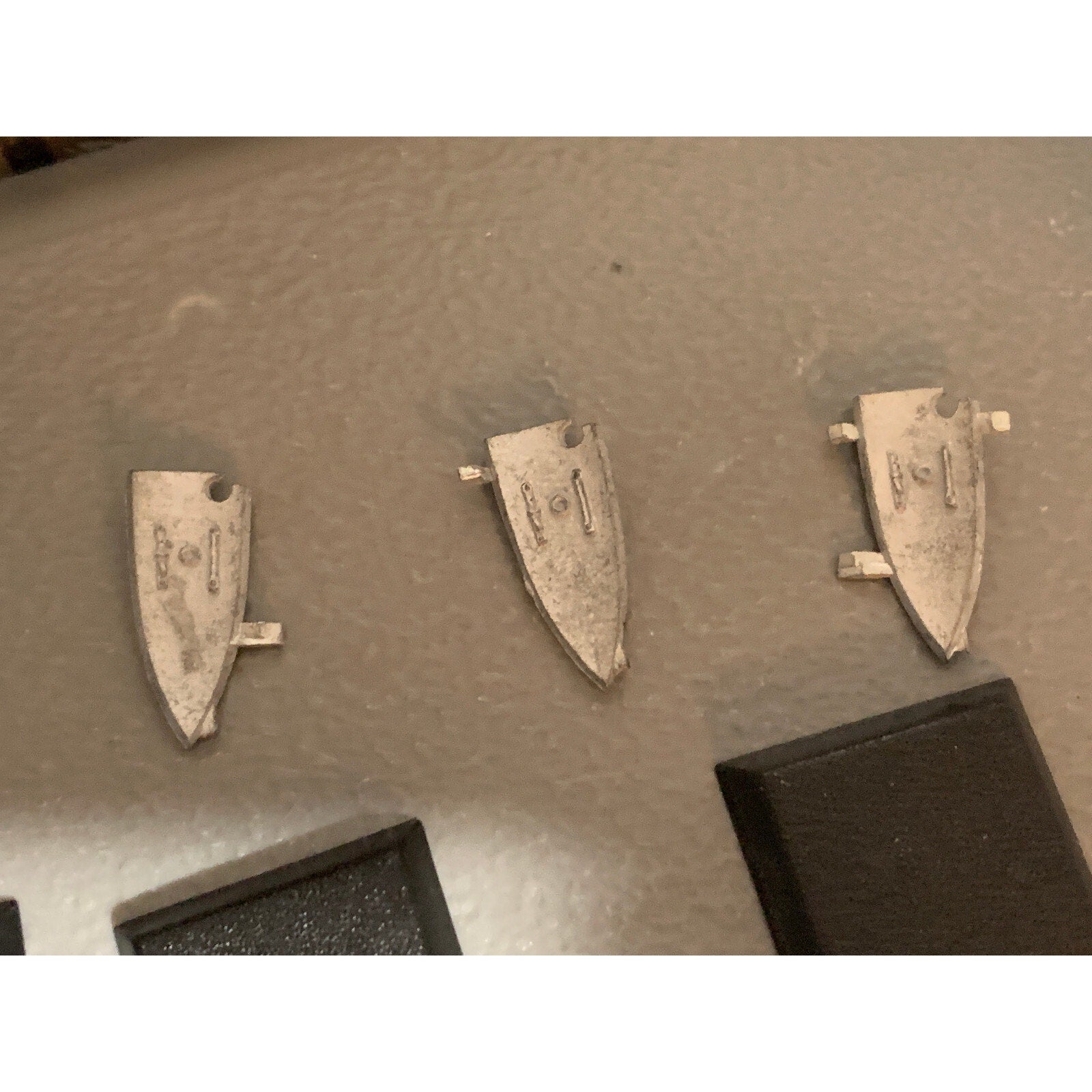 A10497 RACKHAM CONFRONTATION METAL OOP GUARDS OF ALAHAN
