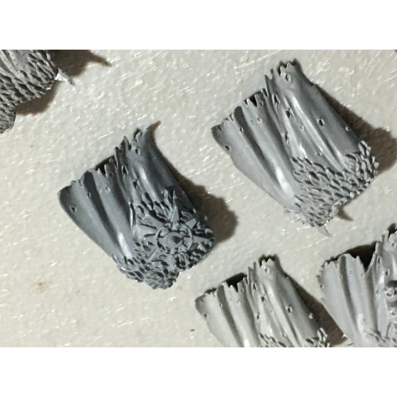 A22233 WARHAMMER FANTASY CHAOS MORTALS BITS LOT TORSO BACKS COMM GAMES WORKSHOP