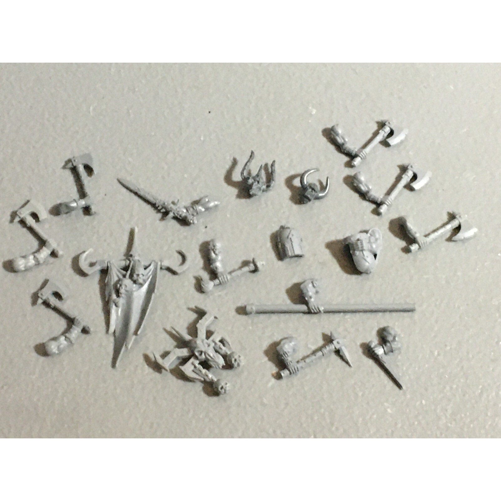 A22184 WARHAMMER FANTASY CHAOS MORTALS BITS LOT MIXED MARAUDER COMMAND & ARMS GW