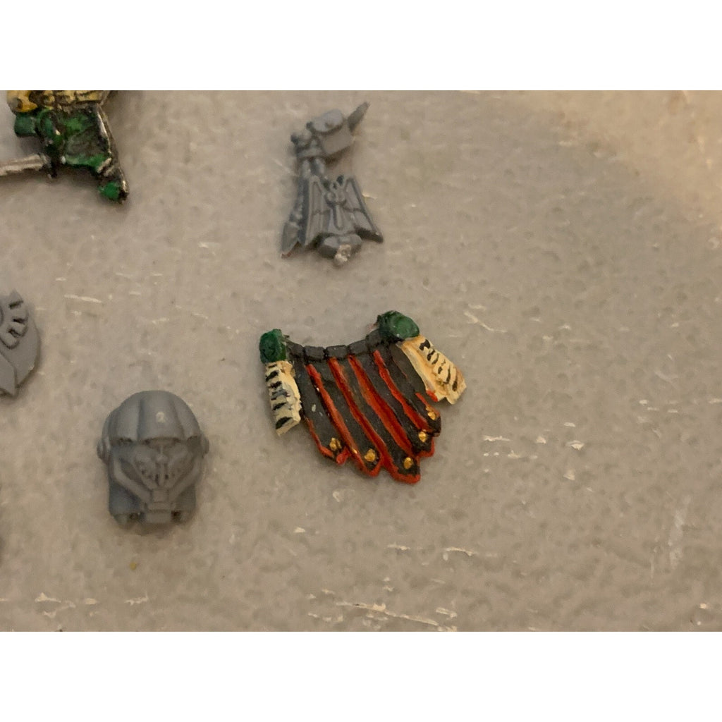 A23303 WARHAMMER 40K SPACE MARINES DARK ANGELS BITS LOT TERMINATOR HEADS 1 METAL