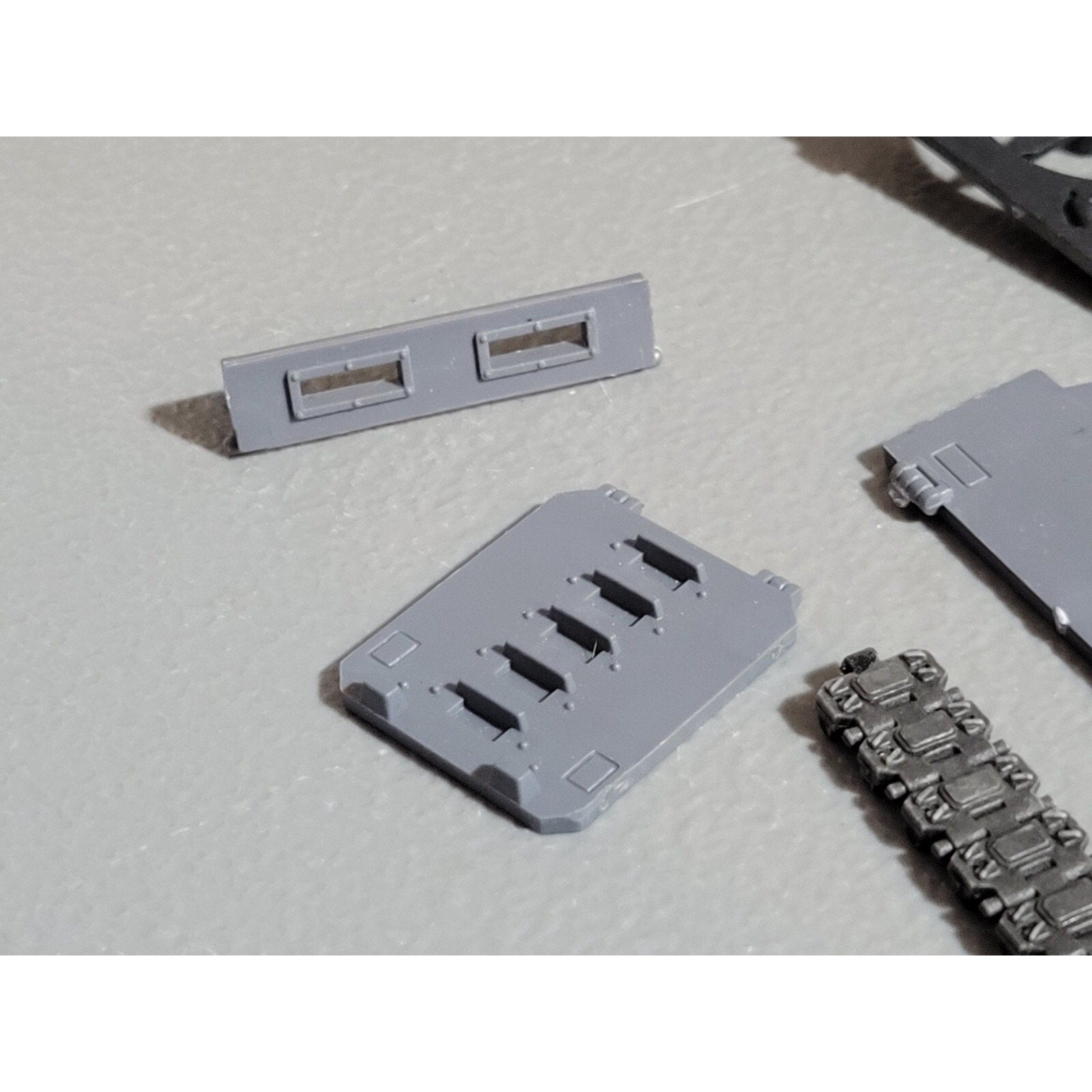 A18905 WARHAMMER 40K SPACE MARINES BITS LOT TANK VEHICLE RHINO RAZORBACK PRED