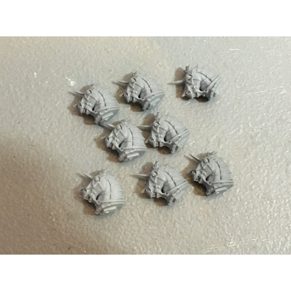 A20093 WARHAMMER FANTASY THE EMPIRE HORSE BITS LOT HEADS GAMES WORKSHOP