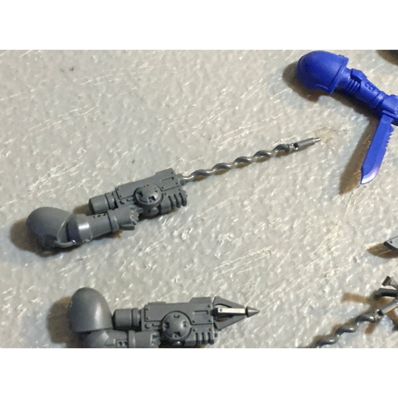 A29414 WARHAMMER 40K SPACE MARINES PRIMARIS BITS LOT TORSO FRONTS REIVER ARMS GW