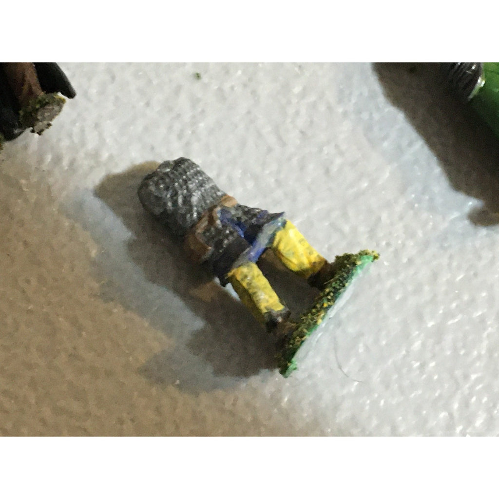 A32503 UNKNOWN PLASTIC MINIATURES MISS BASES HUMAN WARRIOR SOLDIER