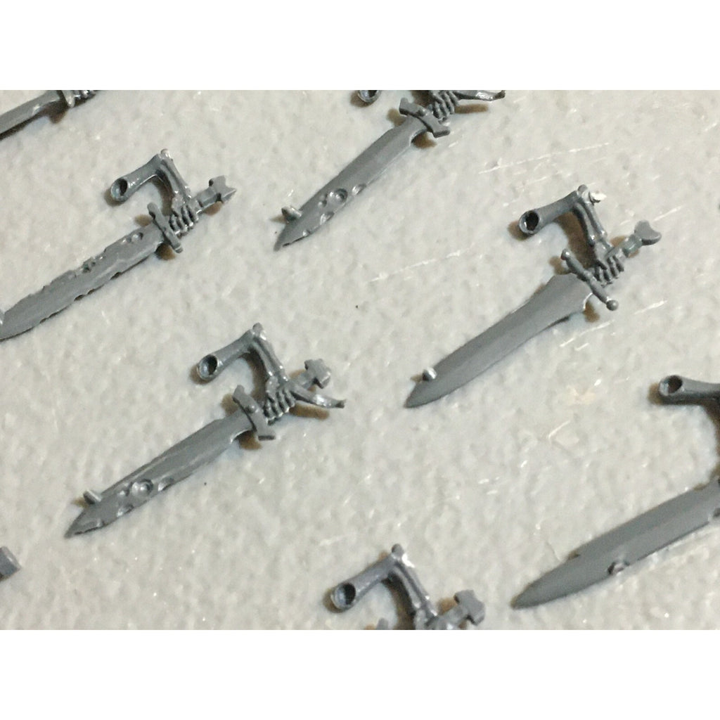A23415 WARHAMMER FANTASY VAMPIRE COUNTS BITS LOT SKELETON WIGHT SWORD ARMS GW