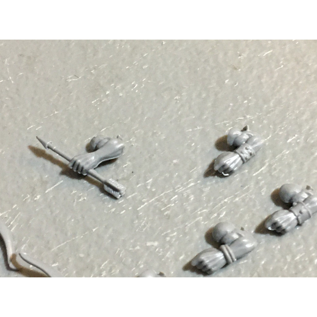 A23393 WARHAMMER FANTASY ORCS & GOBLINS BITS LOT WOLF RIDERS ARMS GW