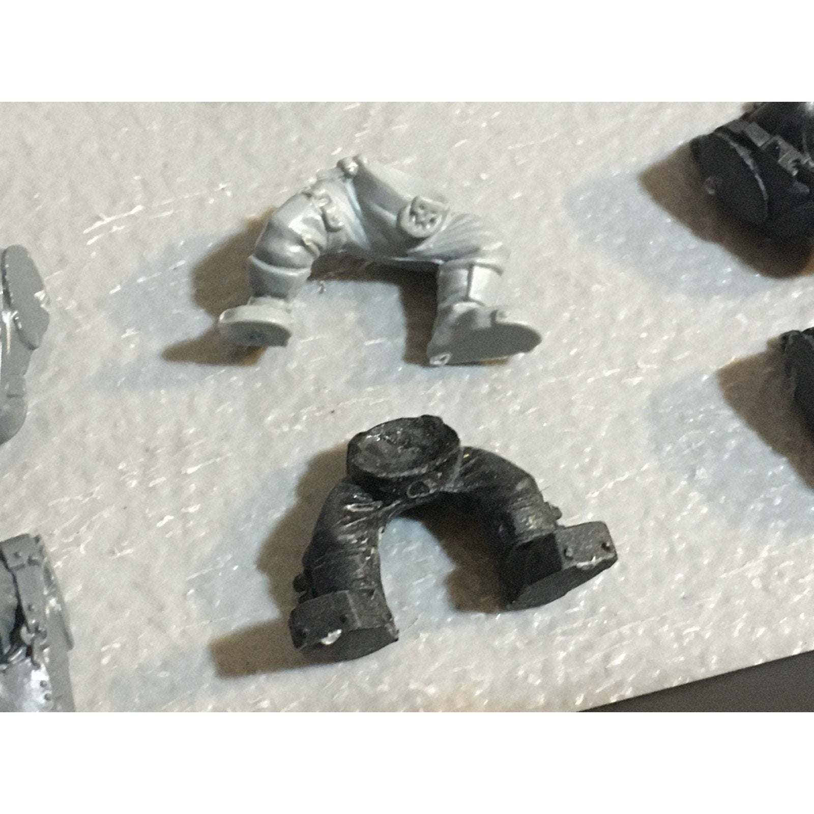 A33561 WARHAMMER 40K SPACE ORKS BITS LOT TORSO CHEST LEGS GW GAMES WORKSHOP