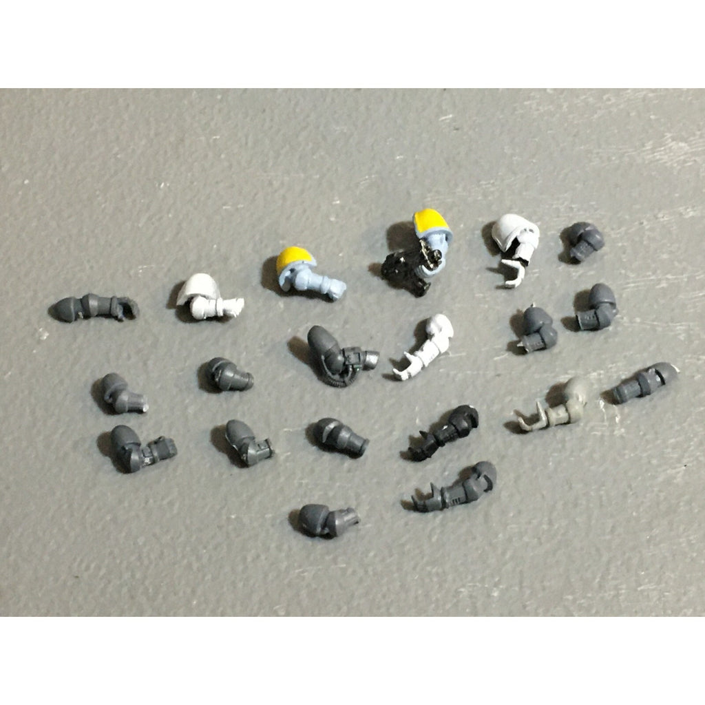 A22997 WARHAMMER 40K SPACE MARINES BITS LOT ARMS GW GAMES WORKSHOP