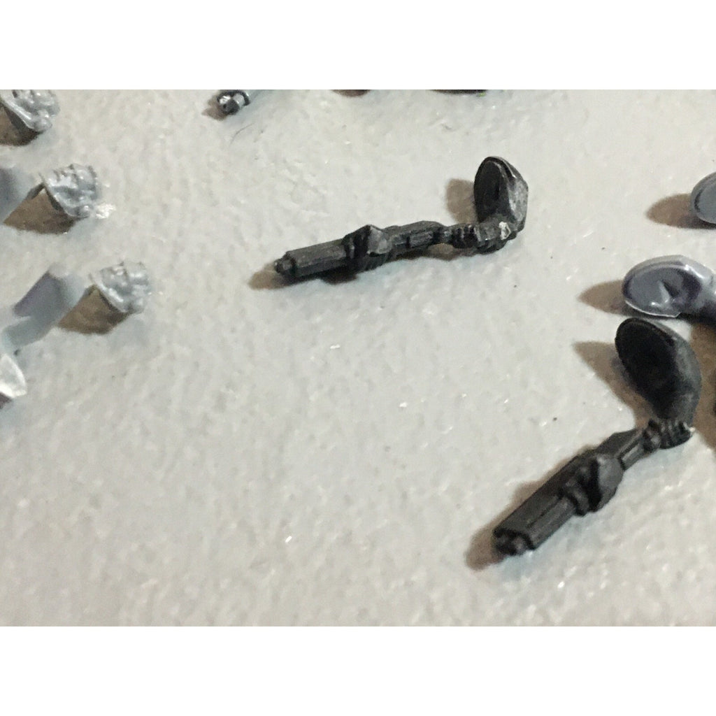 A21068 WARHAMMER 40K SPACE MARINES BITS LOT SCOUTS SHOTGUNS PISTOLS HEADS