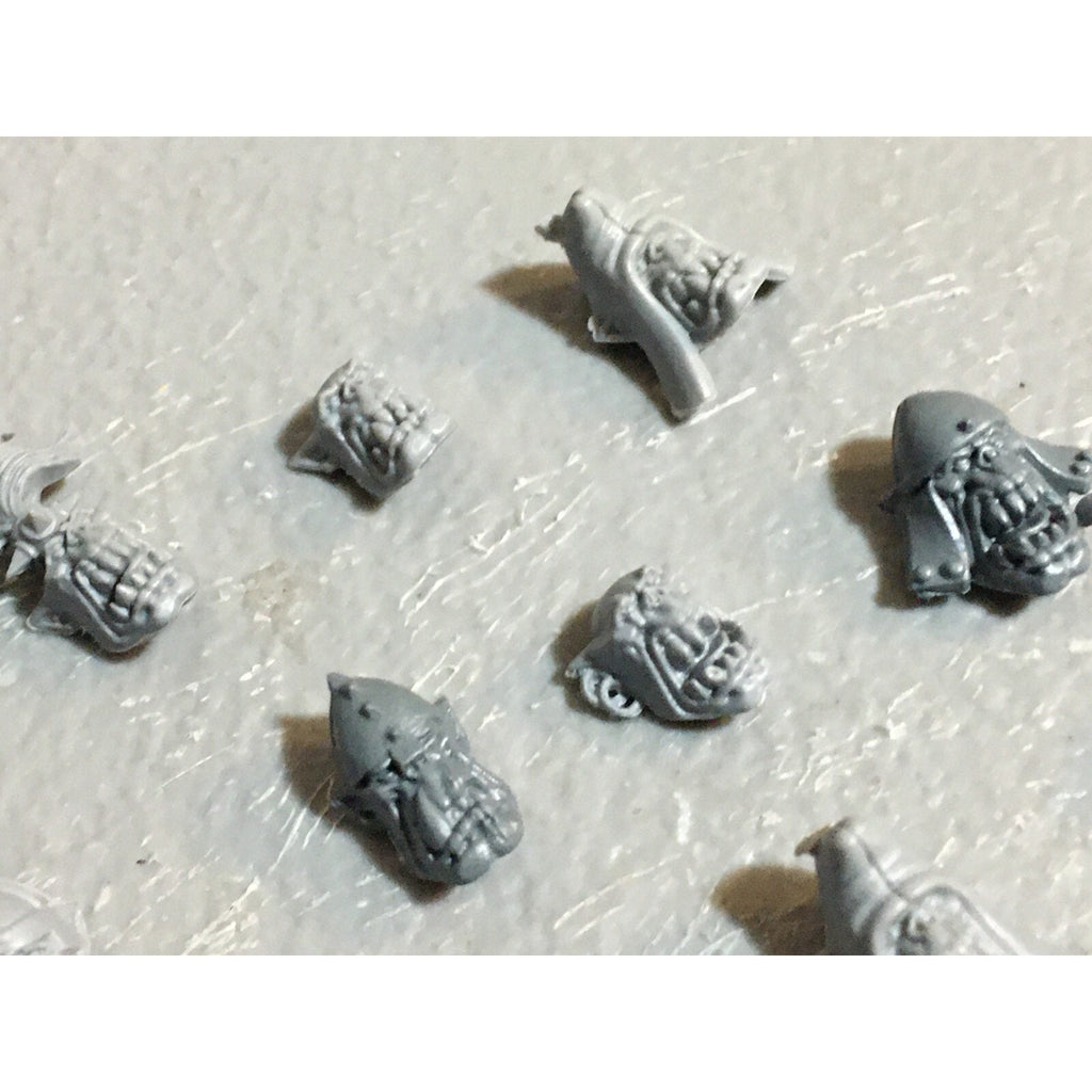 A23396 WARHAMMER FANTASY ORCS & GOBLINS BITS LOT ORC SHIELDS HEADS ICONS GW