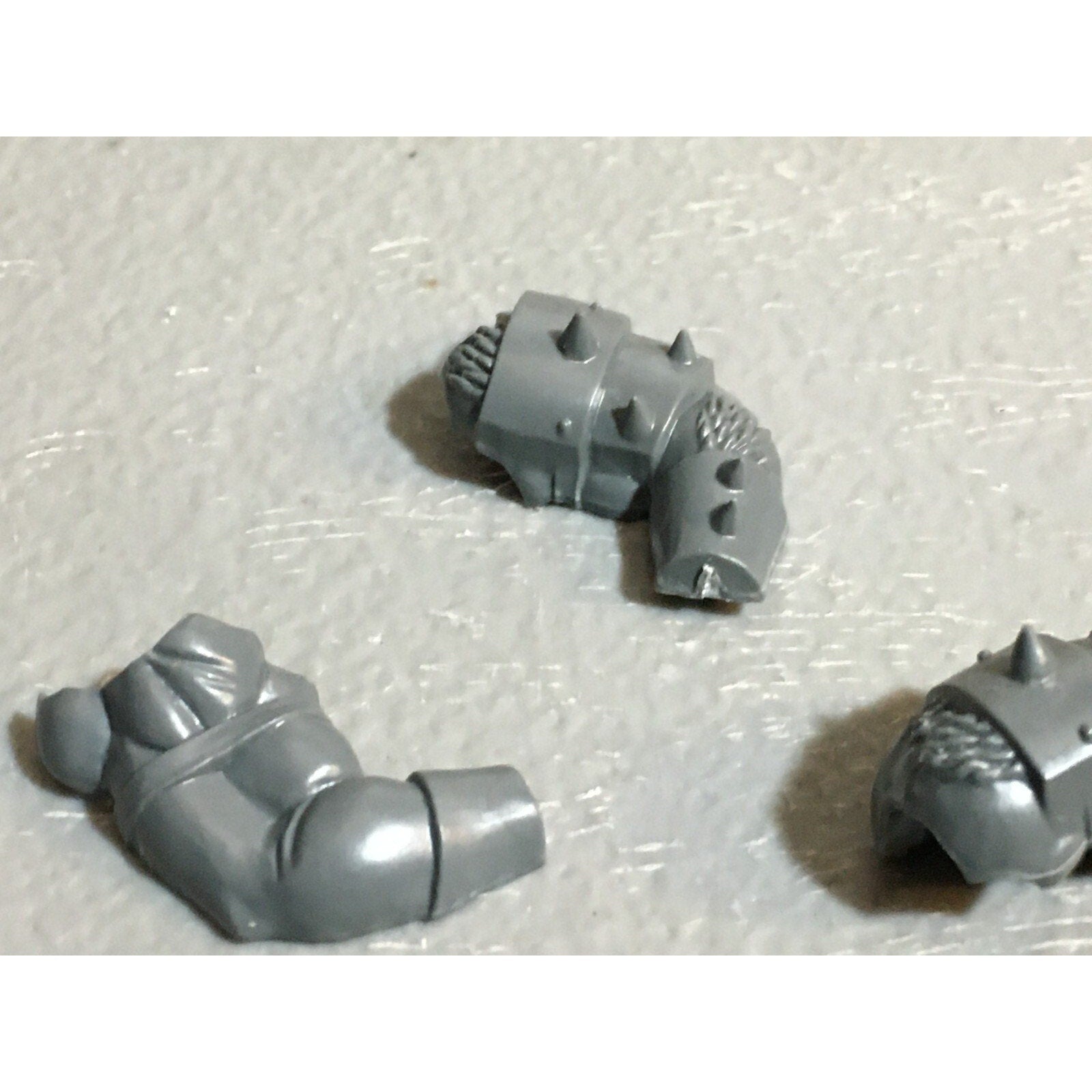 A23235 WARHAMMER FANTASY CHAOS BEASTMEN BITS LOT MINOTAUR HANDS ARMS GW