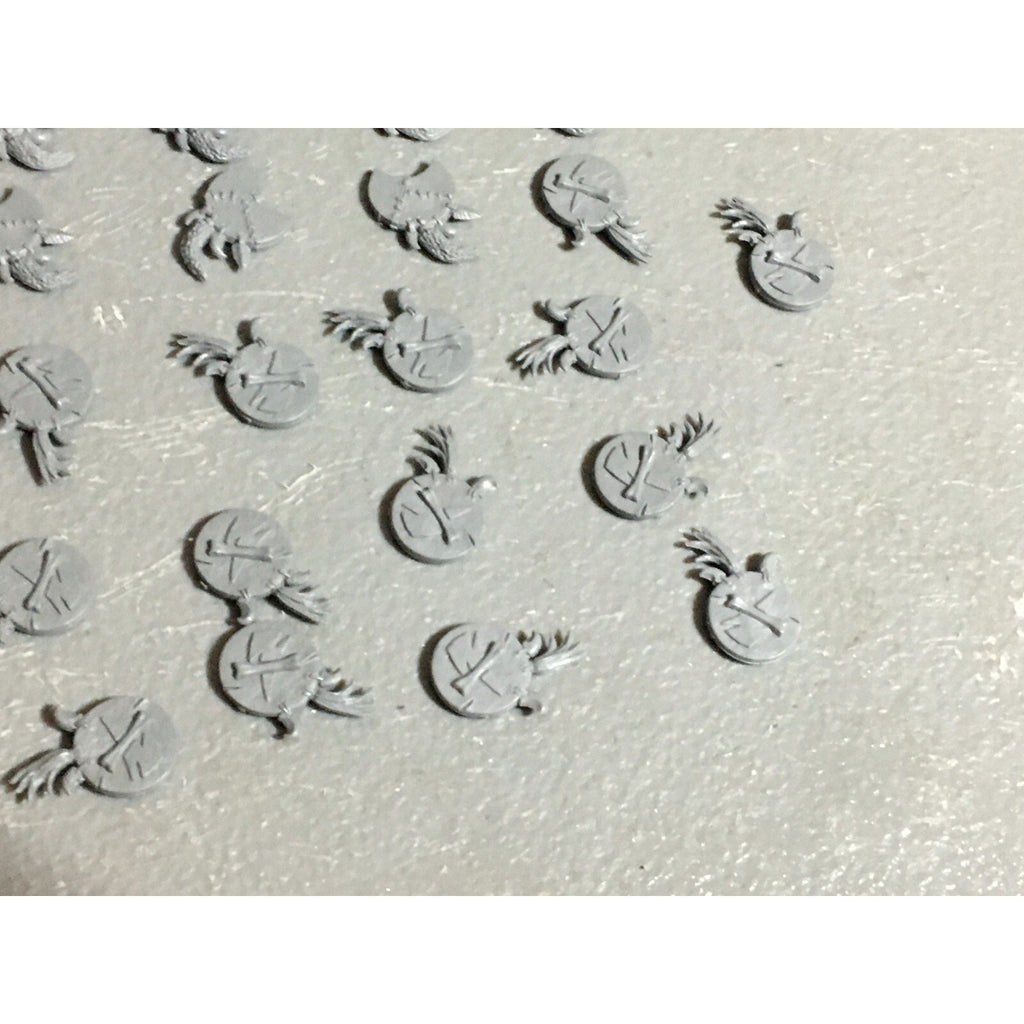 A22048 WARHAMMER FANTASY ORCS & GOBLINS BITS LOT WOLF RIDER SHIELDS GW