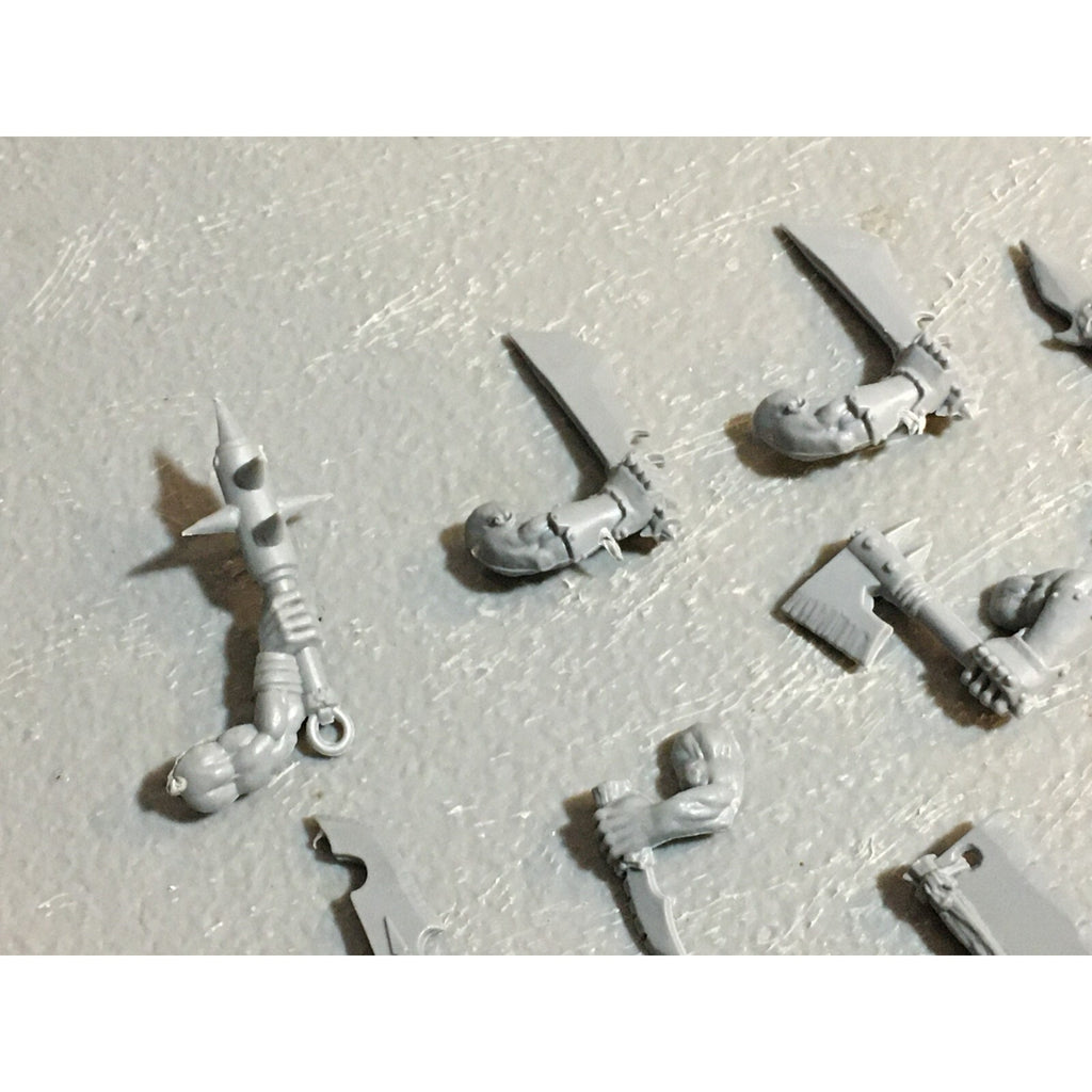 A23392 WARHAMMER FANTASY ORCS & GOBLINS BITS LOT BOYZ ARMS GAMES WORKSHOP GW