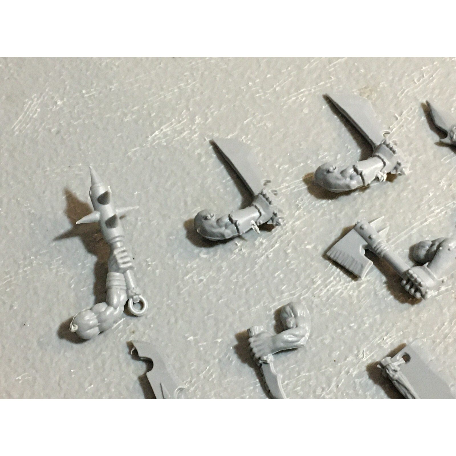 A23392 WARHAMMER FANTASY ORCS & GOBLINS BITS LOT BOYZ ARMS GAMES WORKSHOP GW