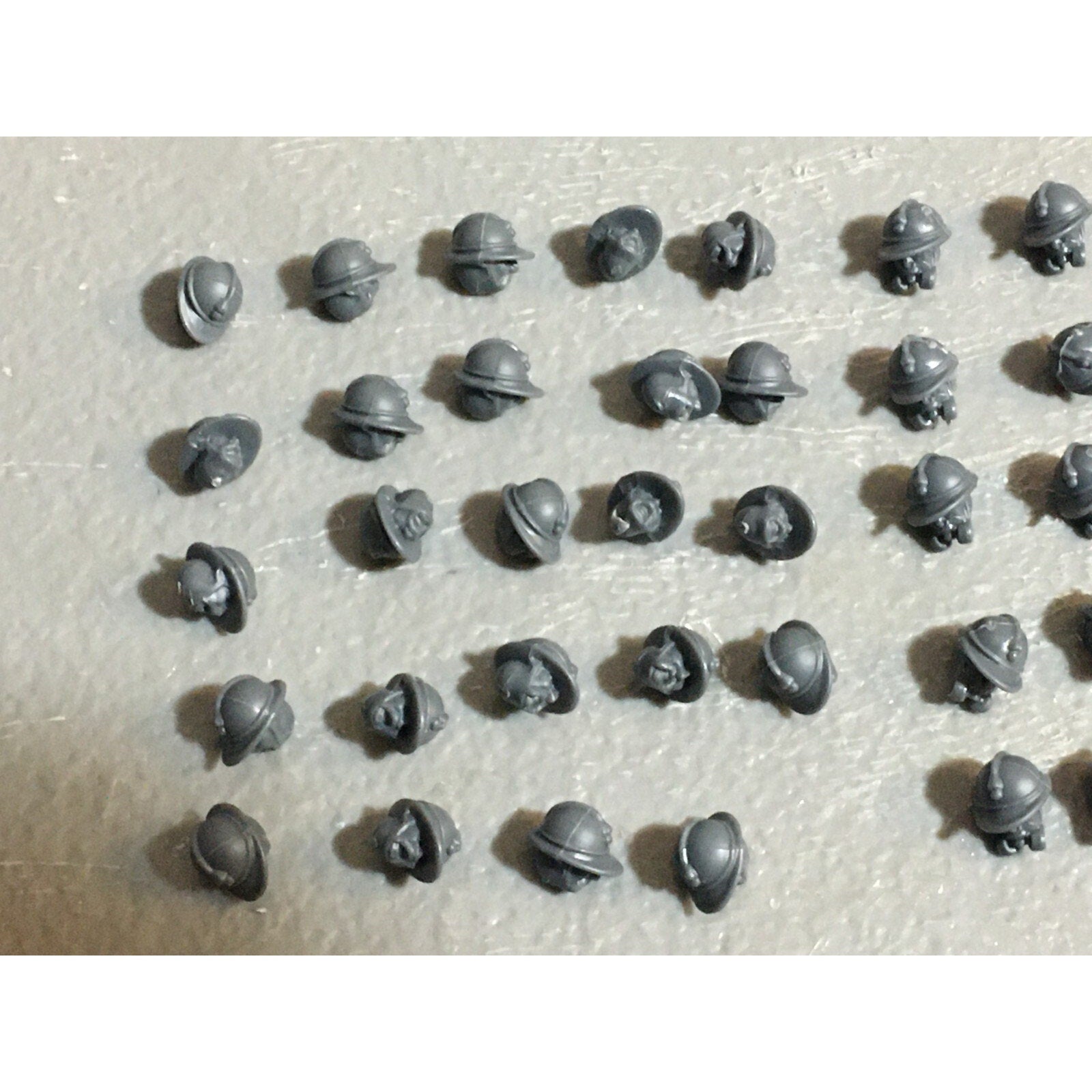 A23032 WARGAMES ATLANTIC HEADS FRENCH ADRIAN HELMET & GASMASK MM BITS LOT MINIS