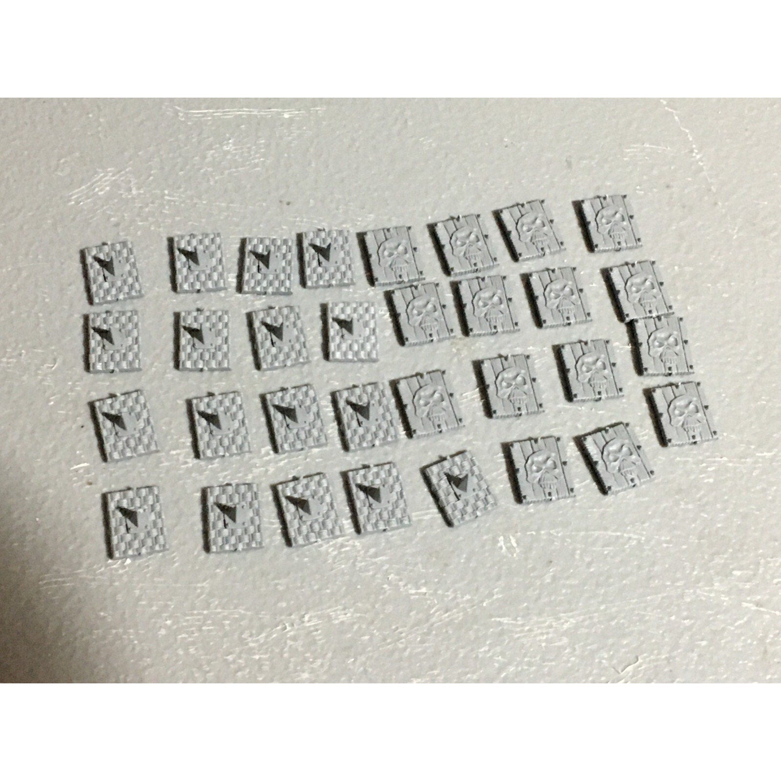 A22049 WARHAMMER FANTASY ORCS & GOBLINS BITS LOT GOBLIN REGIMENT SHIELDS GW