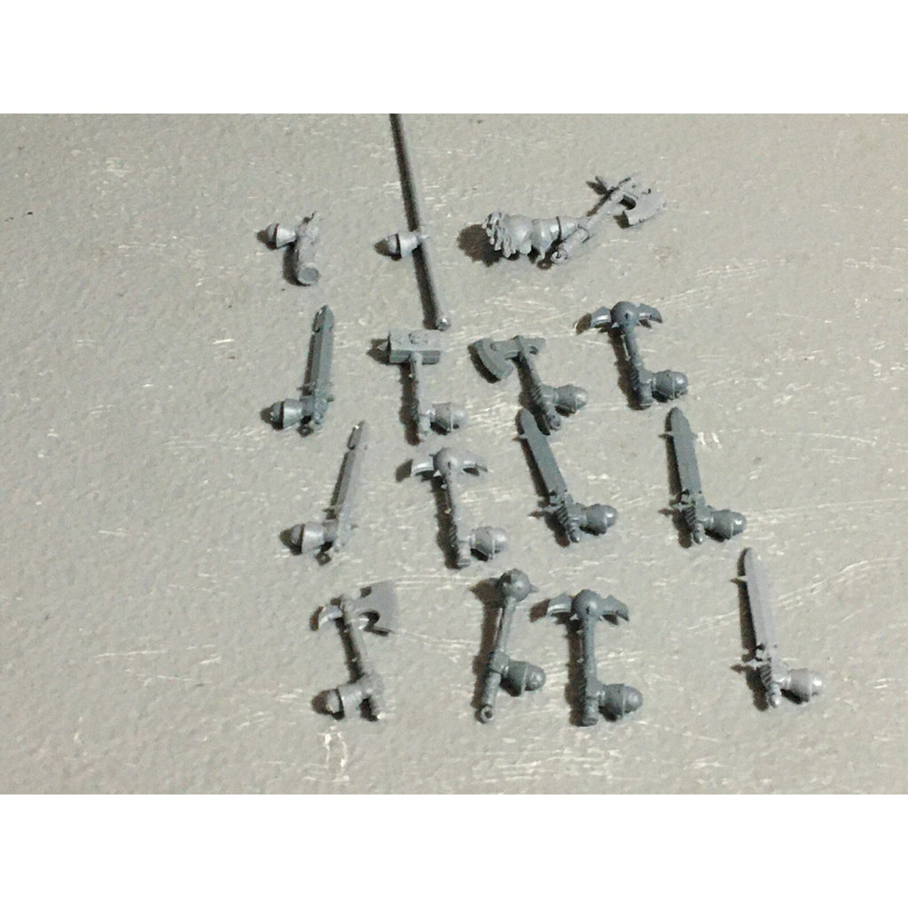 A22718 WARHAMMER FANTASY CHAOS MORTALS WARRIORS BITS LOT HANDS GW