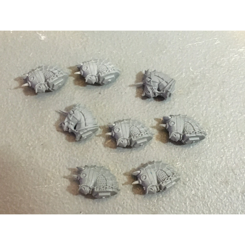 A20092 WARHAMMER FANTASY THE EMPIRE HORSE BITS LOT HEADS GAMES WORKSHOP