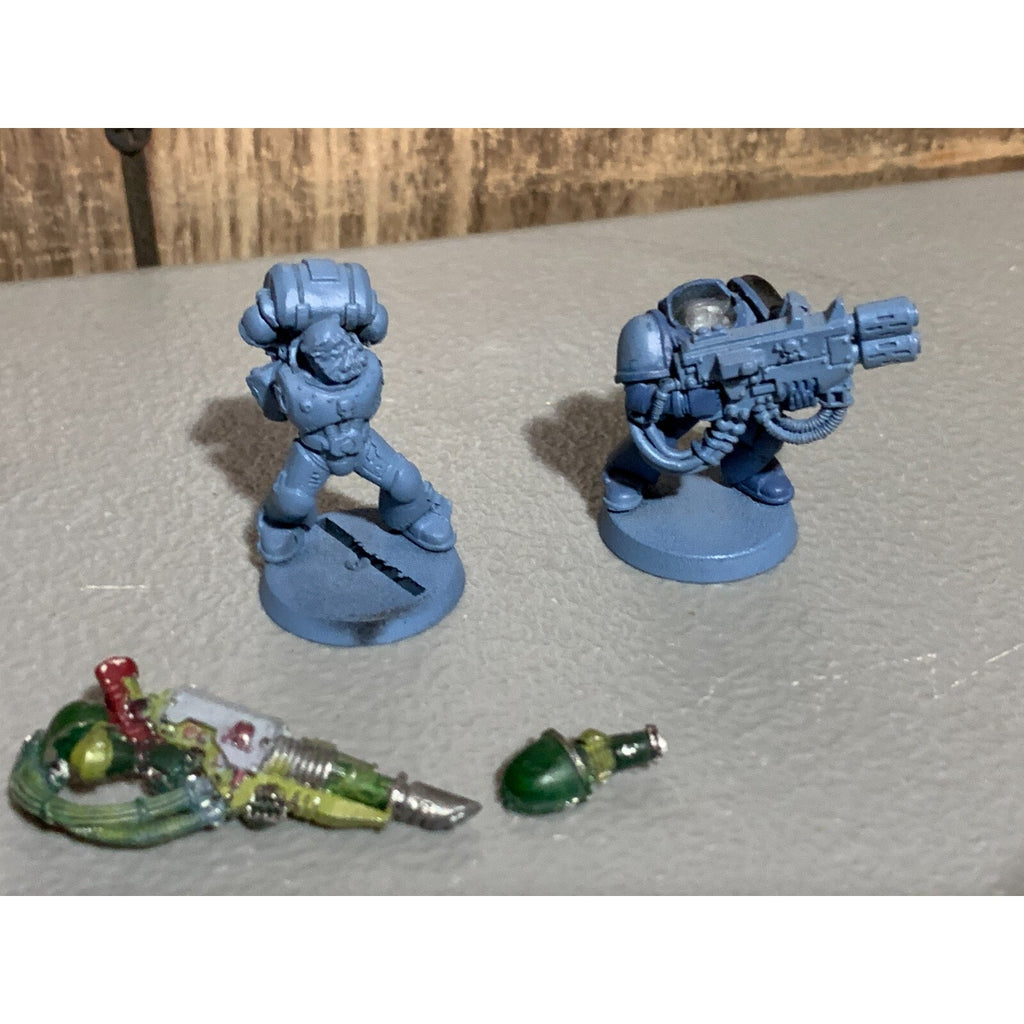 A17713 WARHAMMER 40K SPACE MARINES WOLVES METAL DEVASTATORS 2 PK MISS 1 HEAD